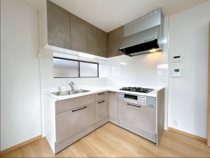 山陽小野田市柿の木坂、中古一戸建てのキッチン画像です