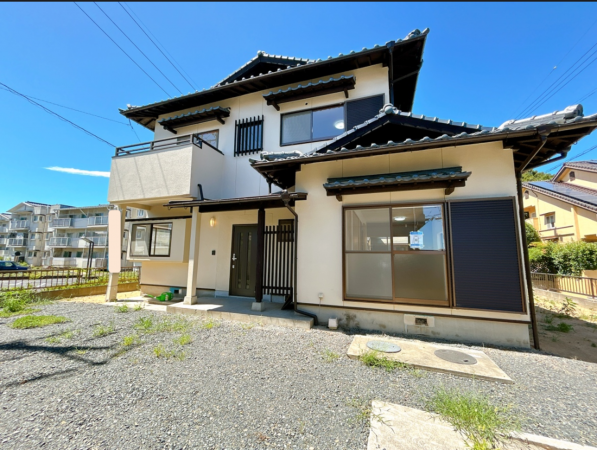 山陽小野田市柿の木坂、中古一戸建ての外観画像です