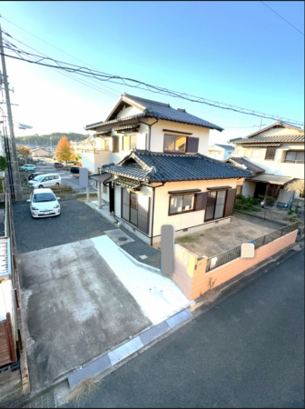 山陽小野田市柿の木坂、中古一戸建ての外観画像です
