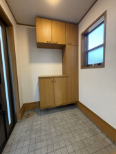 宇部市文京台、中古一戸建ての玄関画像です