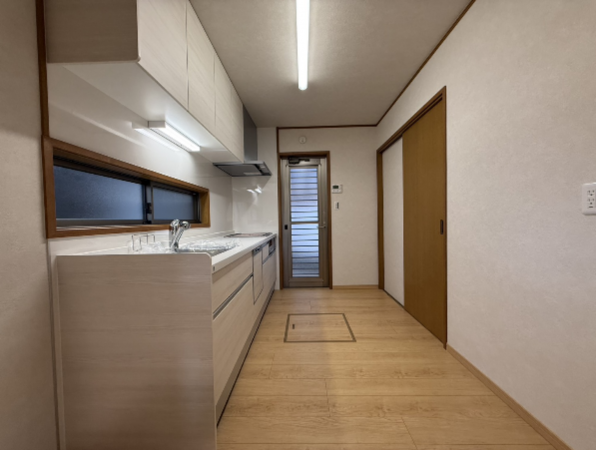 宇部市文京台、中古一戸建てのキッチン画像です