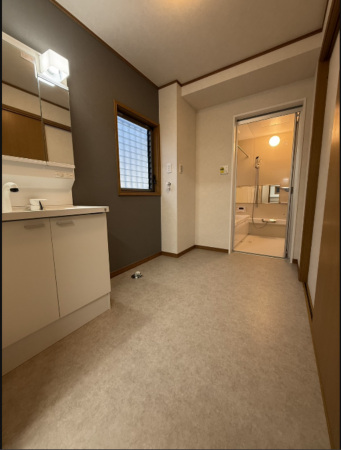 宇部市文京台、中古一戸建ての洗面画像です