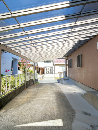 宇部市文京台、中古一戸建ての駐車場画像です