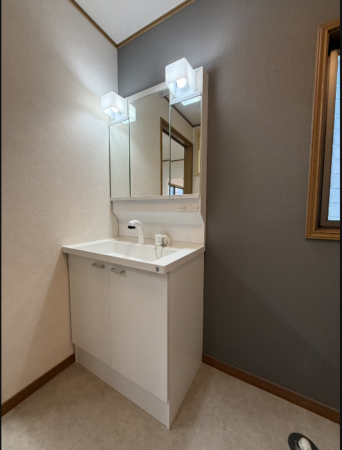 宇部市文京台、中古一戸建ての洗面画像です
