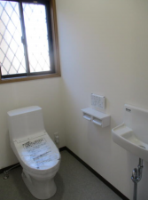 山陽小野田市共和台、中古一戸建てのトイレ画像です