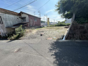 宇部市大字東須恵、土地の前面道路を含む現地写真画像です
