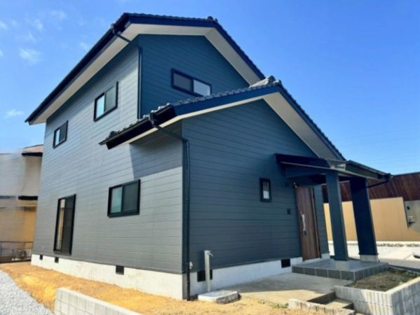 山陽小野田市共和台、中古一戸建ての外観画像です