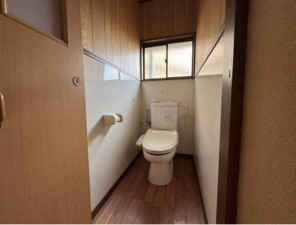 山陽小野田市日の出、中古一戸建てのトイレ画像です