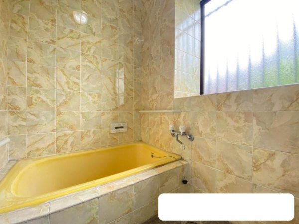 宇部市大小路、中古一戸建ての風呂画像です