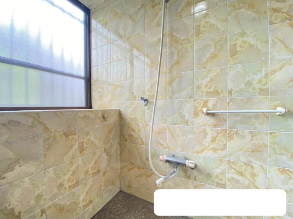 宇部市大小路、中古一戸建ての風呂画像です