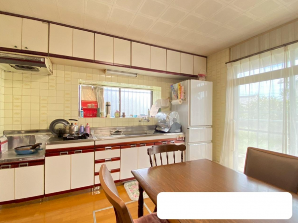 宇部市大小路、中古一戸建てのキッチン画像です