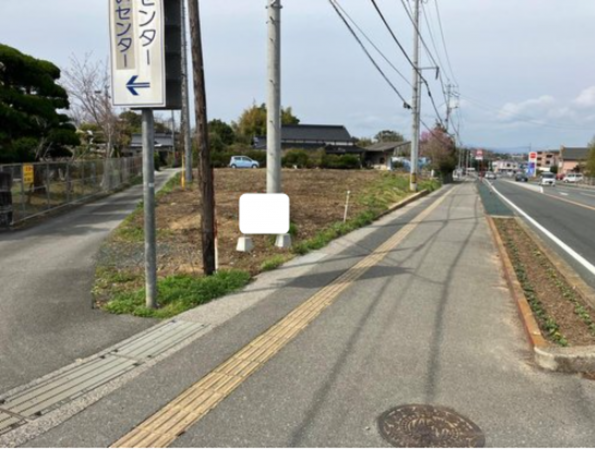 宇部市大字東岐波、土地の前面道路を含む現地写真画像です