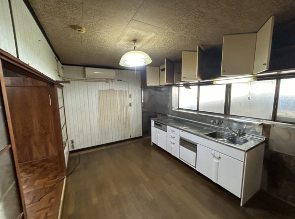 宇部市大字車地、中古一戸建てのキッチン画像です