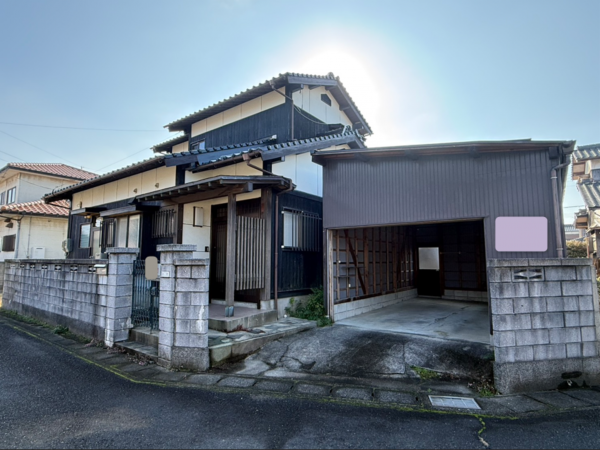 宇部市大字妻崎開作、中古一戸建ての外観画像です