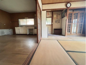 宇部市大字東岐波、中古一戸建ての居間画像です