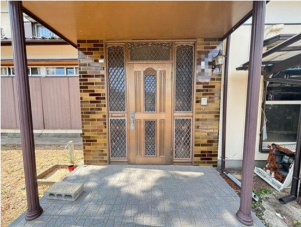 宇部市大字東岐波、中古一戸建ての玄関画像です