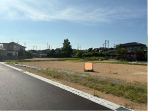 宇部市厚南北、土地の前面道路を含む現地写真画像です