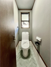 宇部市大字西岐波、中古一戸建てのトイレ画像です