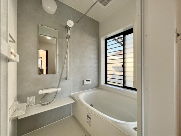 宇部市大字西岐波、中古一戸建ての風呂画像です