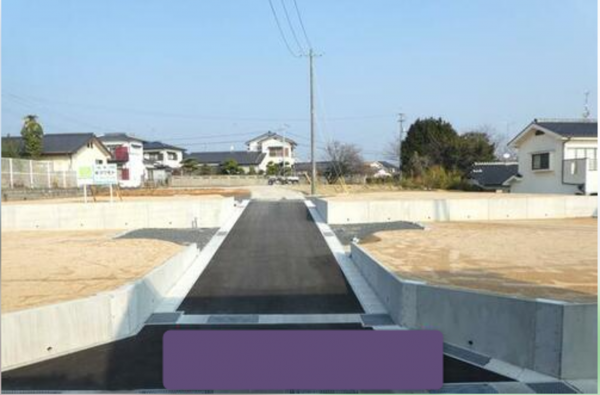 宇部市中村、土地の前面道路を含む現地写真画像です