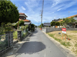 宇部市大字東岐波、土地の前面道路を含む現地写真画像です