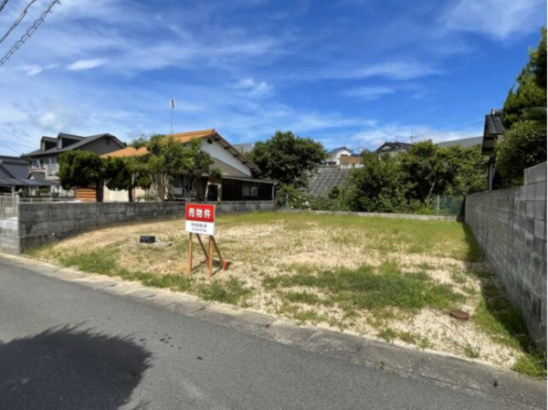 宇部市大字東岐波、土地の前面道路を含む現地写真画像です