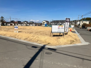 宇部市西平原、土地の前面道路を含む現地写真画像です