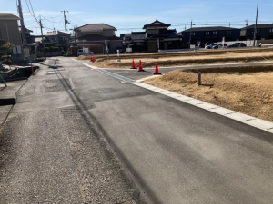 宇部市西平原、土地の前面道路を含む現地写真画像です
