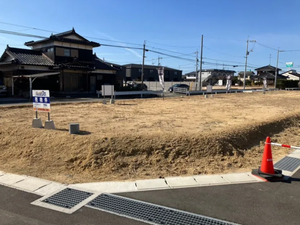 宇部市西平原、土地の前面道路を含む現地写真画像です
