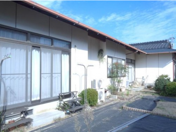 山陽小野田市大字鴨庄、中古一戸建ての外観画像です