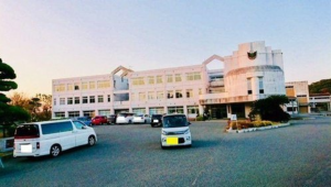 山陽小野田市大字有帆、中古一戸建ての中学校画像です