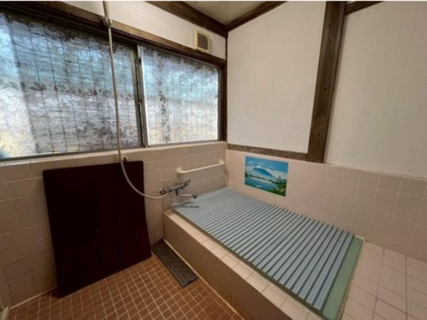 山陽小野田市大字有帆、中古一戸建ての風呂画像です