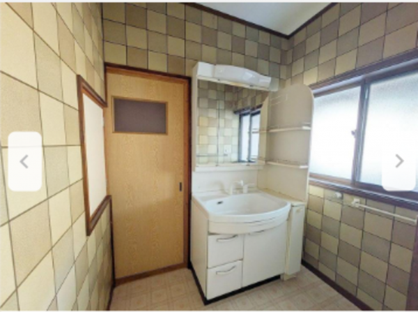 宇部市山門、中古一戸建ての洗面画像です