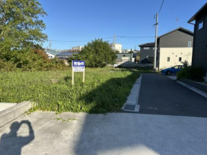 宇部市恩田町、土地の前面道路を含む現地写真画像です