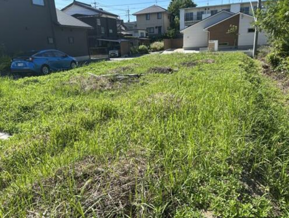 宇部市恩田町、土地の前面道路を含む現地写真画像です