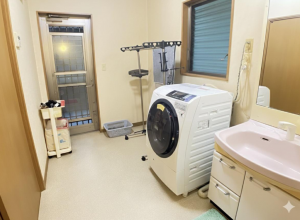 宇部市大字西岐波、中古一戸建ての洗面画像です