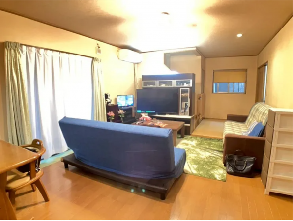 宇部市大字西岐波、中古一戸建ての居間画像です