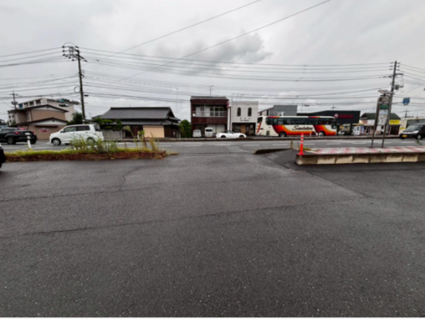 宇部市則貞、土地の前面道路を含む現地写真画像です