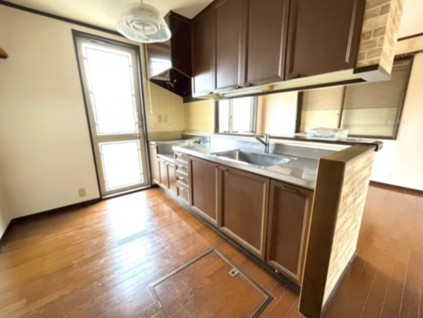 宇部市大字西岐波、中古一戸建てのキッチン画像です