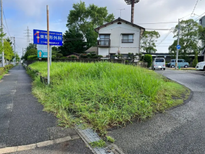 宇部市恩田町、土地の前面道路を含む現地写真画像です