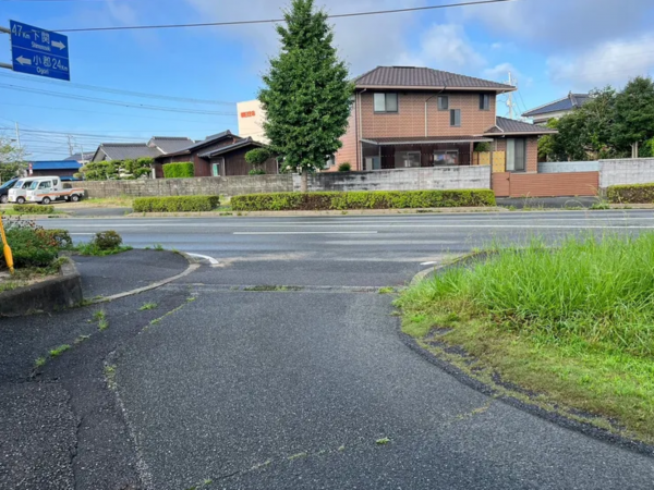 宇部市恩田町、土地の前面道路を含む現地写真画像です