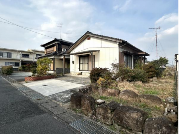 宇部市厚南中央、中古一戸建ての外観画像です