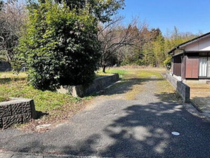 宇部市大字西岐波、土地の前面道路を含む現地写真画像です