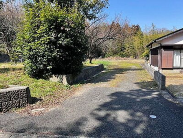 宇部市大字西岐波、土地の前面道路を含む現地写真画像です