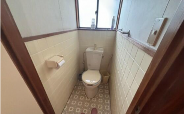 宇部市大字西岐波、中古一戸建てのトイレ画像です