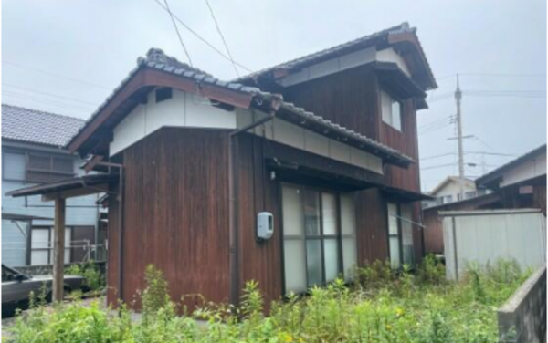 宇部市大字西岐波、中古一戸建ての外観画像です