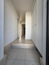 山陽小野田市赤崎、新築一戸建ての玄関画像です