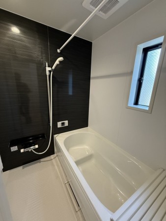 山陽小野田市赤崎、新築一戸建ての風呂画像です