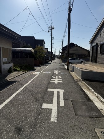 山陽小野田市赤崎、新築一戸建ての前面道路を含む現地写真画像です