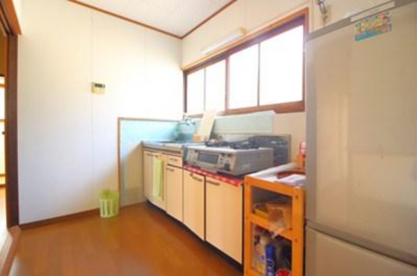 宇部市大字東須恵、中古一戸建てのキッチン画像です